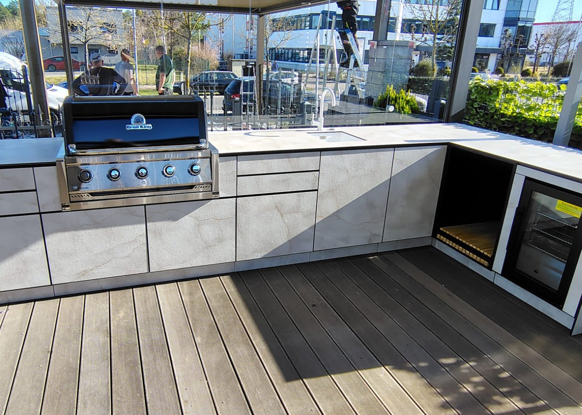 outdoor kitchen manufacturer