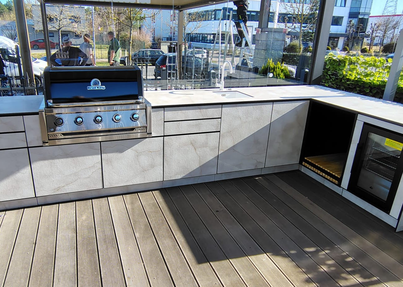 outdoor kitchen manufacturer 
